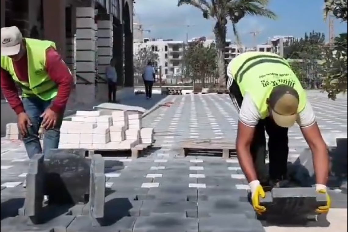 Fahri Öksüz Camii Bahçesine Parke Döşemesi