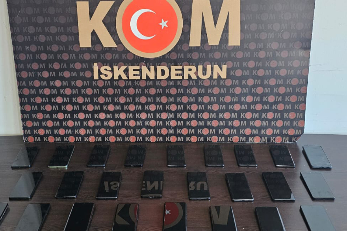 Kaçak Cep Telefonlarını Hatay'a Geçiremedi