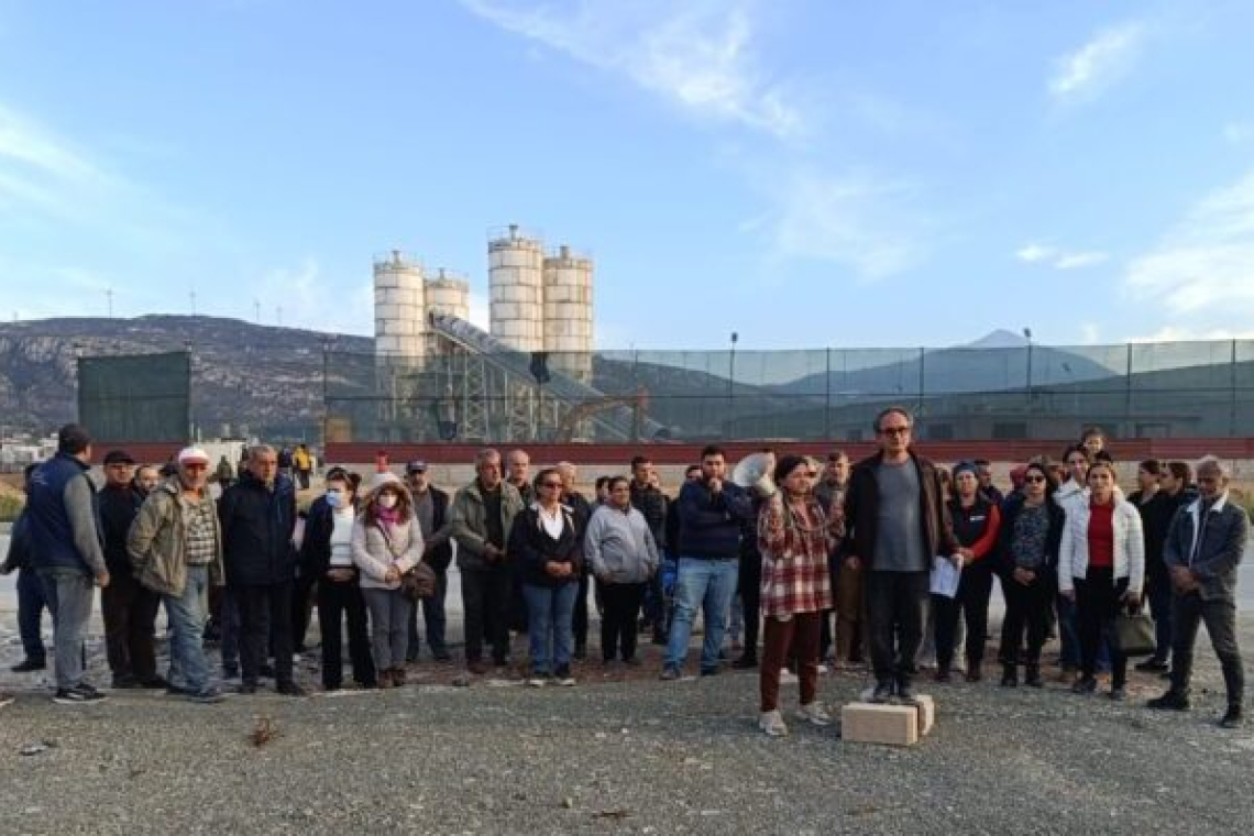 SAMANDAĞ'DA BETON SANTRALİNE KAPATMA