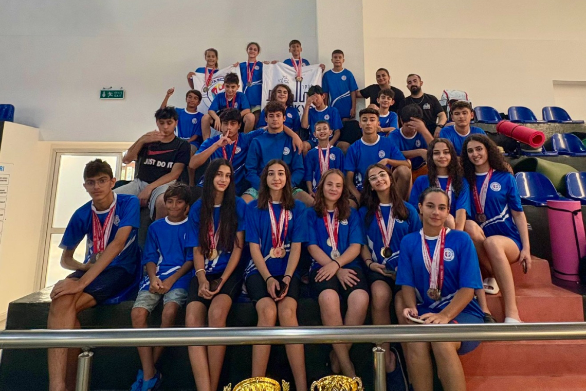 ANTAKYALI YÜZÜCÜLERİN ZAFER BAYRAMI BAŞARISI