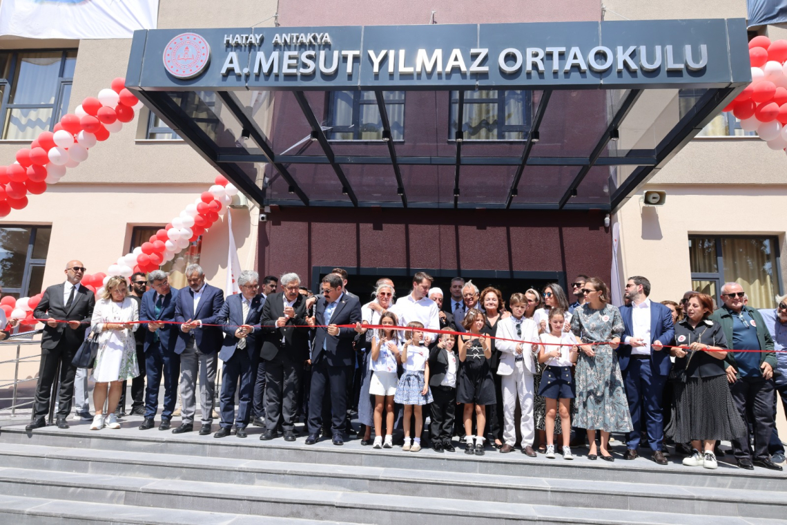 MESUT YILMAZ ORTAOKULU TÖRENLE AÇILDI