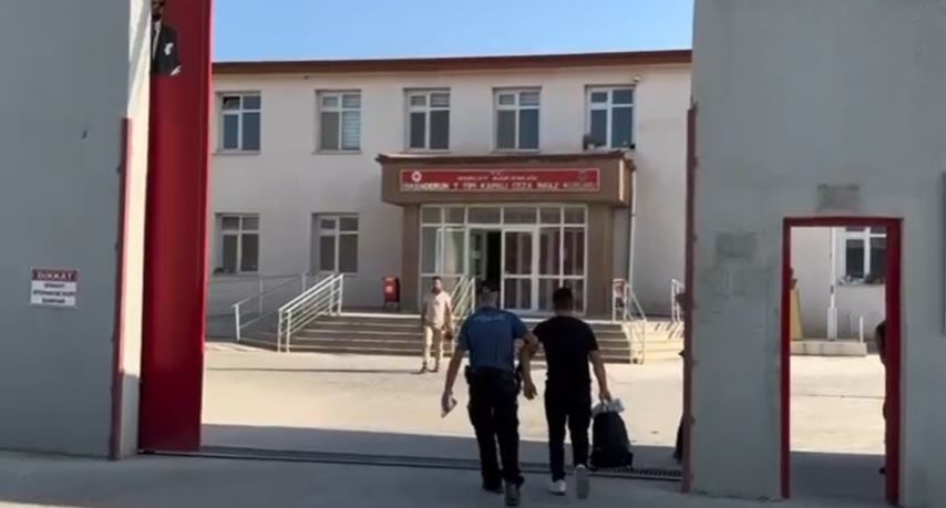 Dolandırıcılık Suçundan Aranan Şahıs Tutuklandı