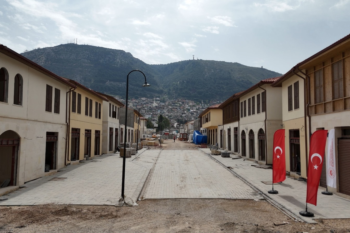 ANTAKYA'NIN YENİ CAZİBE MERKEZİ KEMALPAŞA CADDESİ