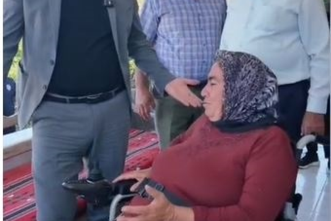 ARSUZ BELEDİYE BAŞKANI SAMİ ÜSTÜN 'ENGEL'LERİ KALDIRIYOR