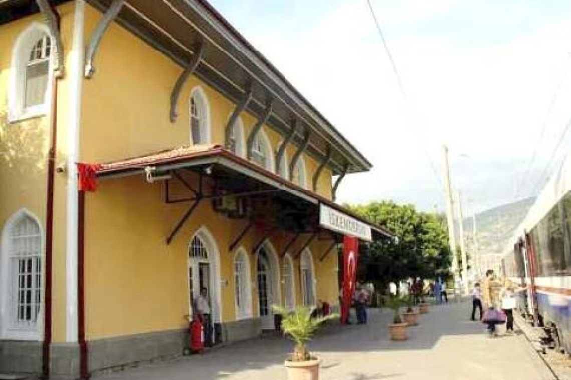 Adana-İskenderun Arası Tren Seferleri Duruyor