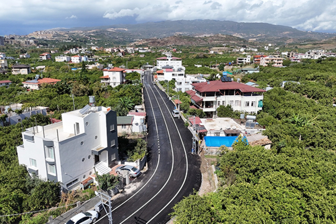 SAMANDAĞ CEMAL GÜRSEL'DE YOL ÇALIŞMALARI