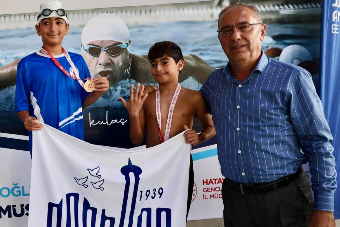 1. KAMİL KÖSEOĞLU YÜZME TURNUVASI’NIN ŞAMPİYONU; ANTAKYA BELEDİYESİ YÜZME SPORCULARI