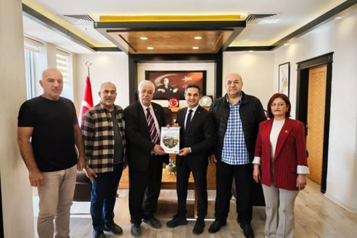 Türkiye Gazeteciler Cemiyeti Üyelerinden Defne Kaymakamı Oğuz Cem Murat’a Ziyaret 