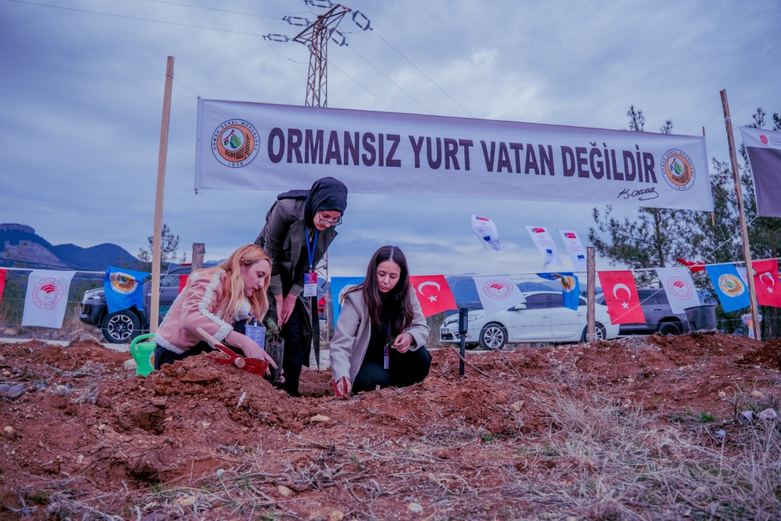 Genç İletişimciler "Yeşil Vatan" İçin Ter Döktü 