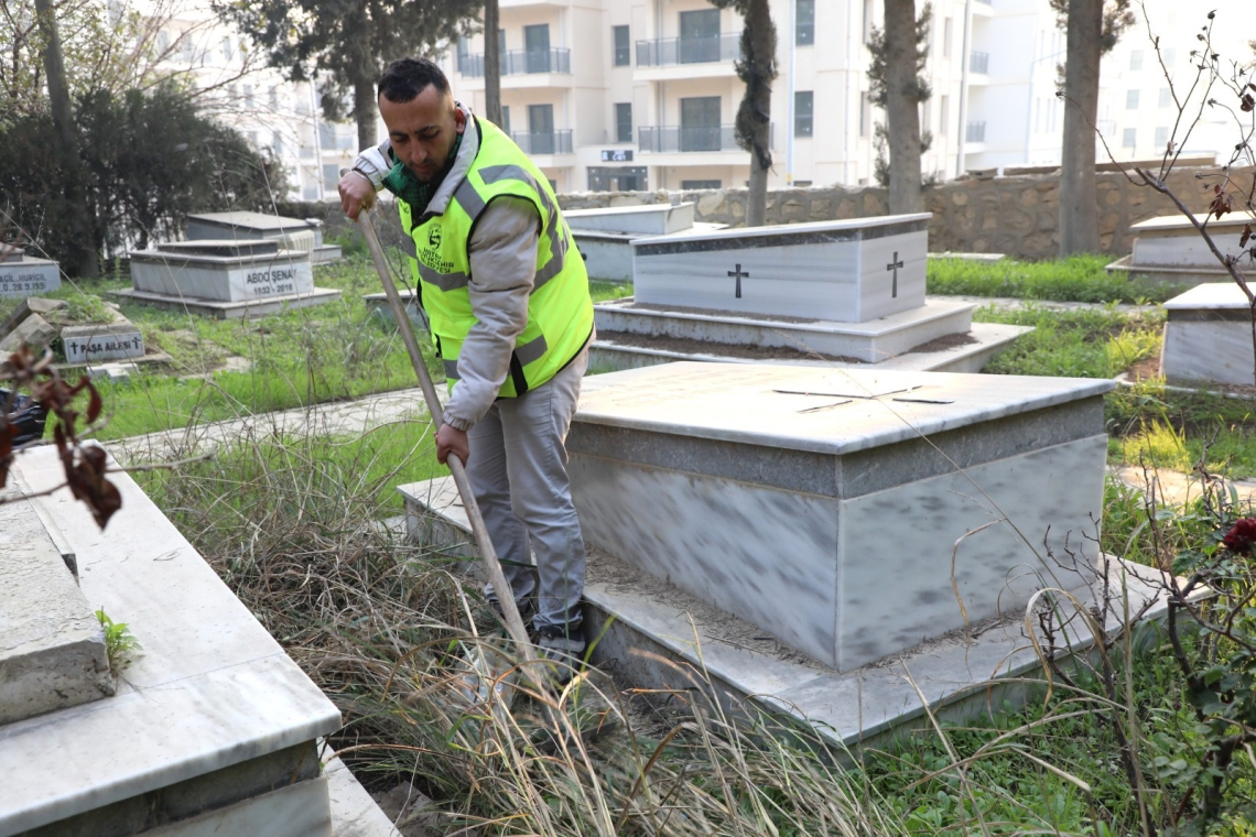 HBB’DEN MEZARLIK TEMİZLEME ÇALIŞMASI