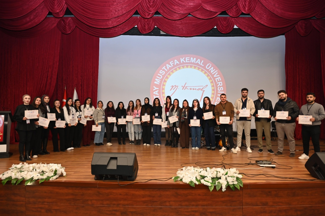 Üniversiteli Gezginlerden; Geziyoruz, Yeşillendiriyoruz, İyileşiyoruz
