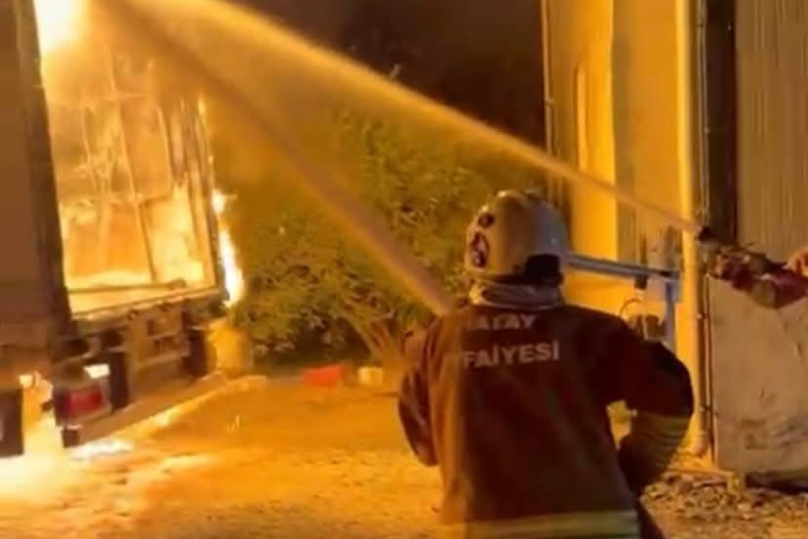 SAMANDAĞ'DA TIR YANGINI