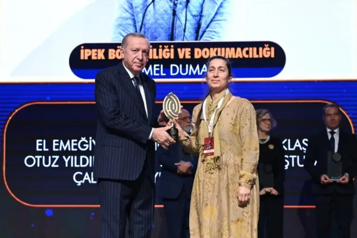 Hatay Sarısı İpeğine Yaşayan İnsan Hazineleri Ödülü