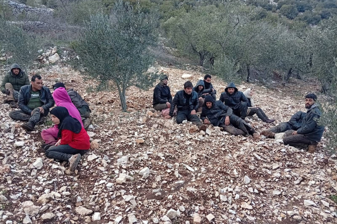 Suriye'den Kaçan 30 Düzensiz Göçmen Yakalandı