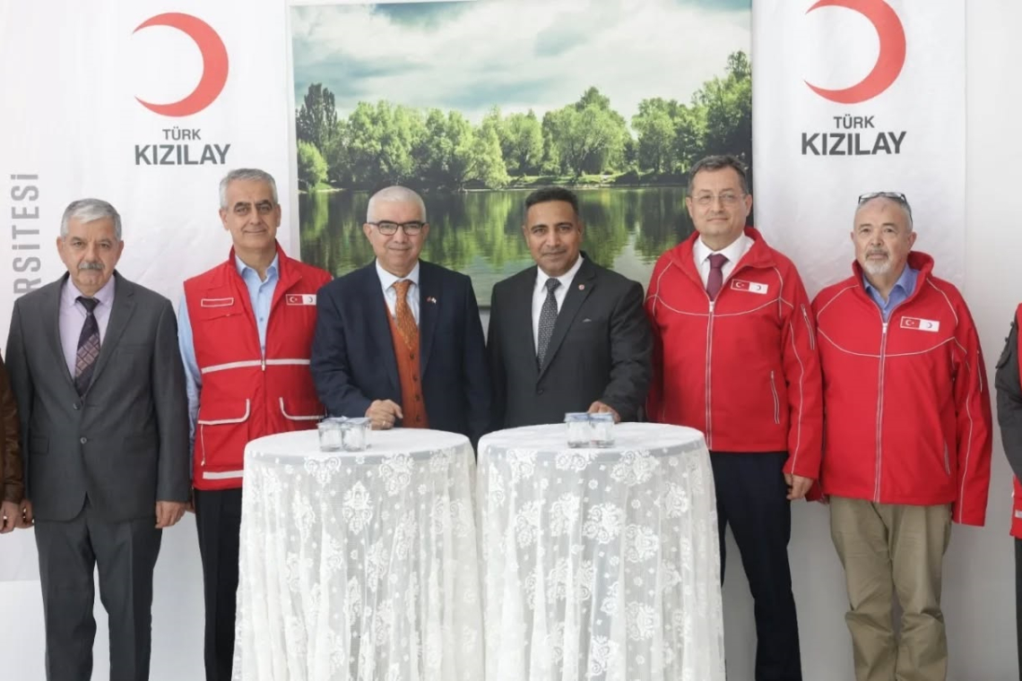 İSTE'DE KIZILAY KAMPÜS MAĞAZASI 
