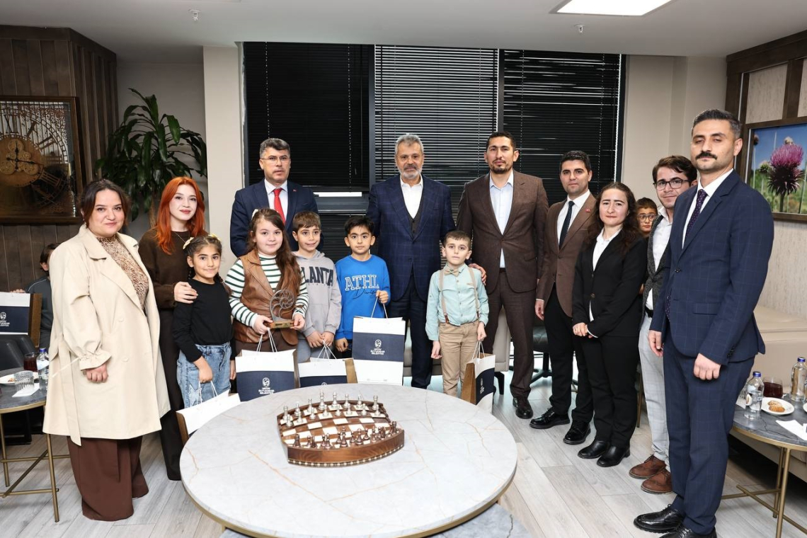 Hataylı Şampiyonlara Başkan Öntürk'ten Armağan