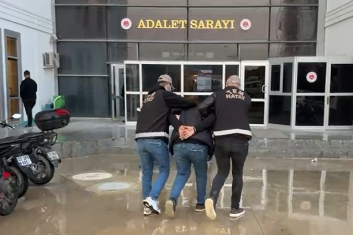 FETÖ Operasyonunda 5 Tutuklama