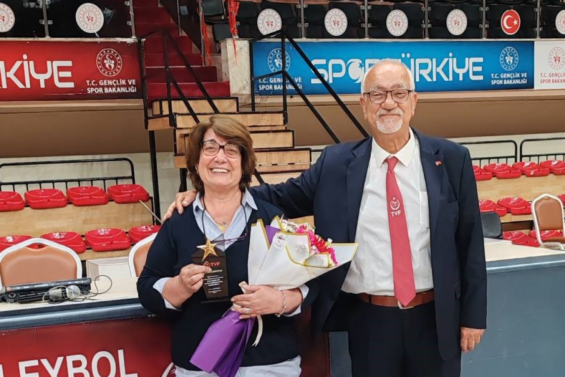 HATAYLI SPOR İNSANI NACİ JÖNTÜRKE FEDERASYONDAN ÖDÜL