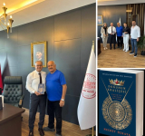 HATAYLI YAZAR ÖZKAYA’DAN ANLAMLI BAĞIŞ