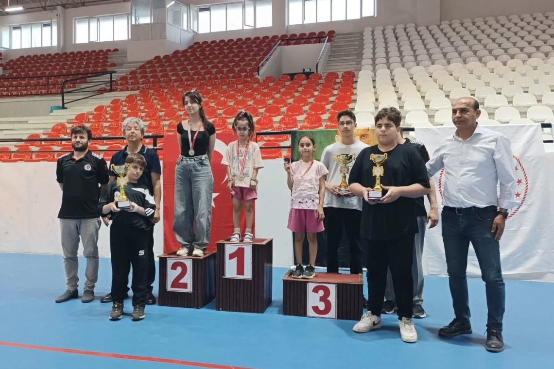 Samandağ Satranç Şampiyonlarına Kupa