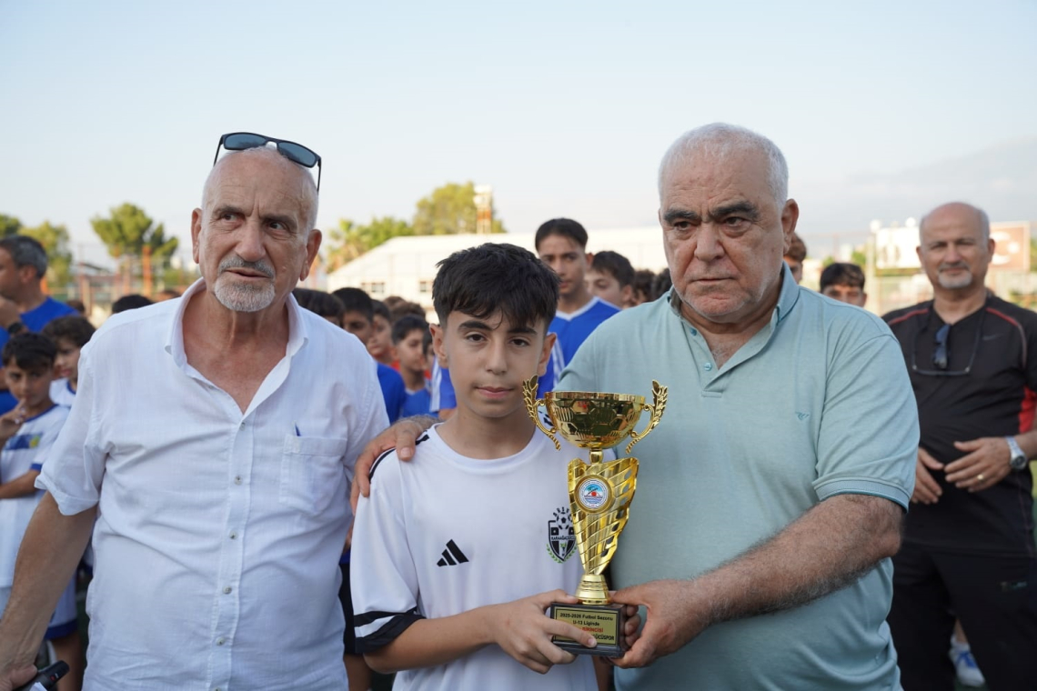 BAŞARILI ARSUZ SPORCULARINA ÖDÜL