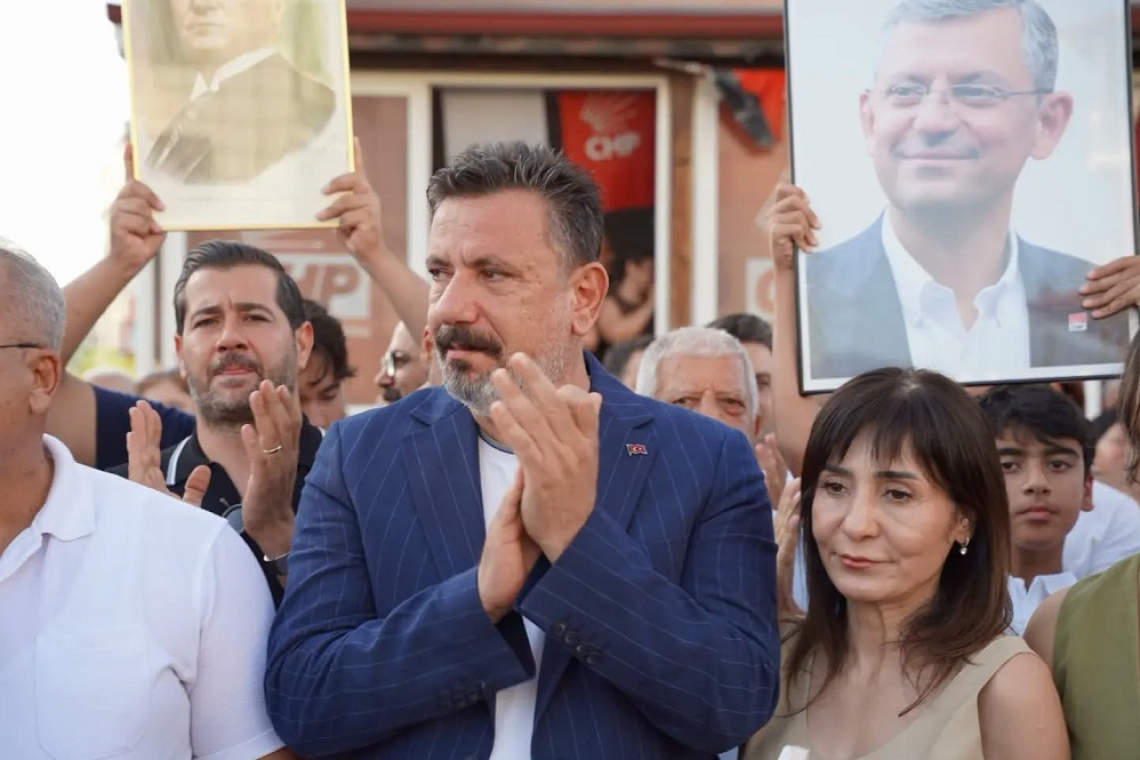 YENİ PARTİ'YE GEÇİŞ YAPAN BAŞKAN SAMİ ÜSTÜN: ARSUZ HALKI NE DERSE, BİZ ORADAYIZ!