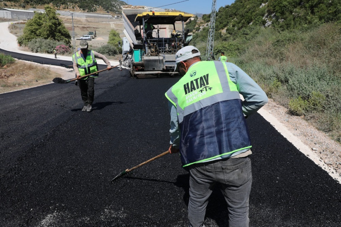 YAYLADAĞI DUSDURU BAĞLANTI YOLUNDA ÇALIŞMA