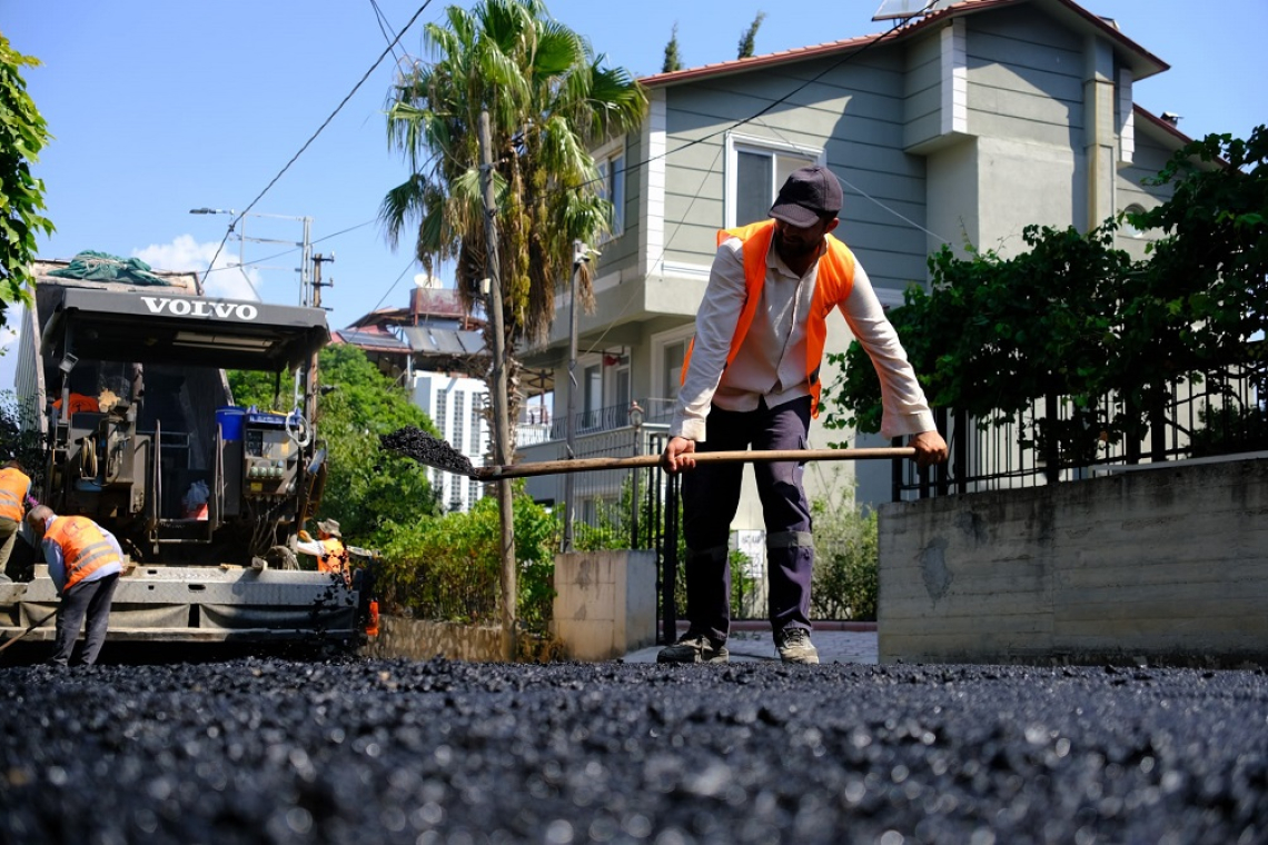 DEFNE’DE 300 KİLOMETRELİK REKOR ASFALT ÇALIŞMASI BAŞLADI